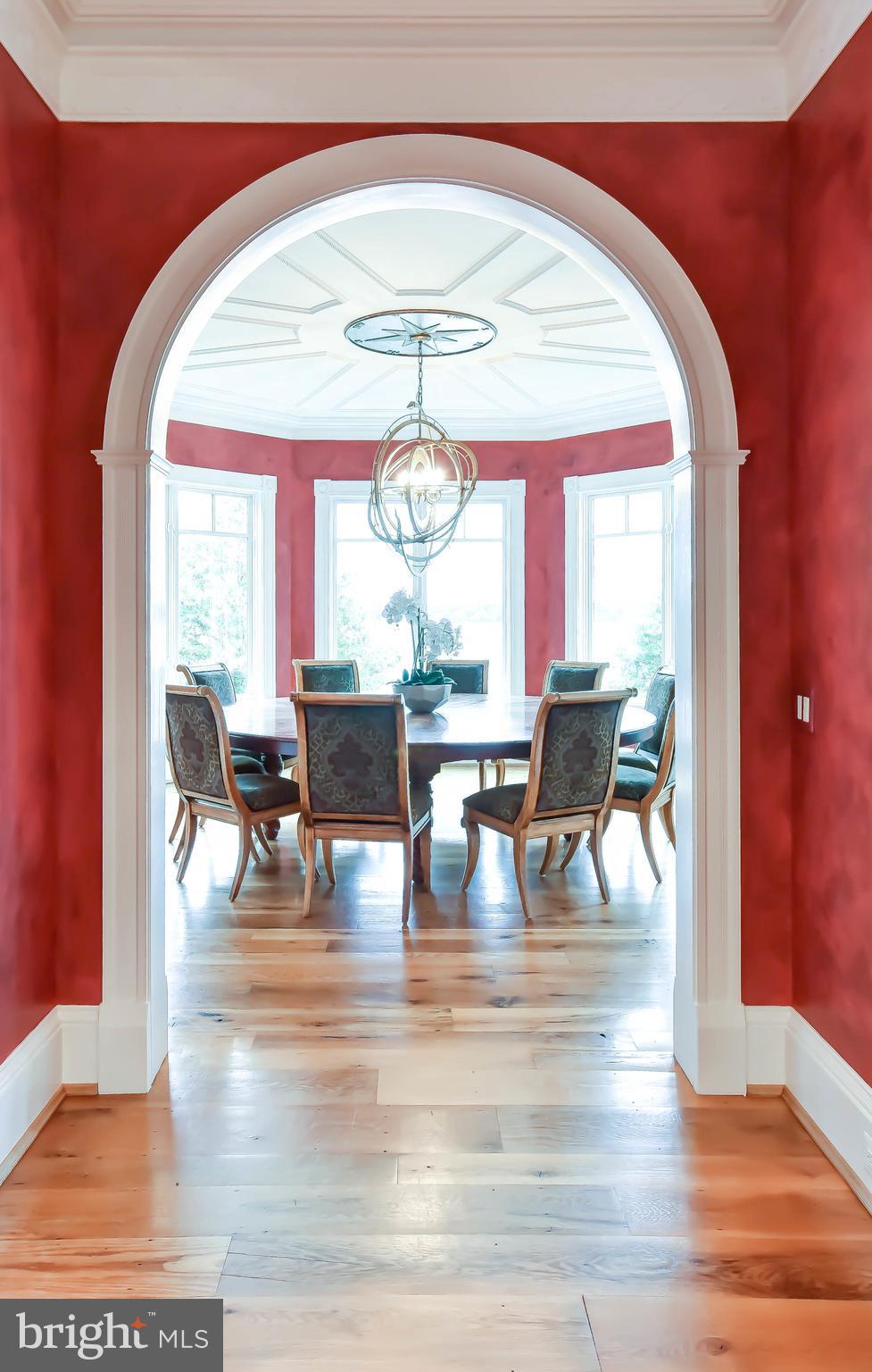 7615 Southdown Road Alexandria, VA 22308 - Photo 22 of 80 Dining Room with river views