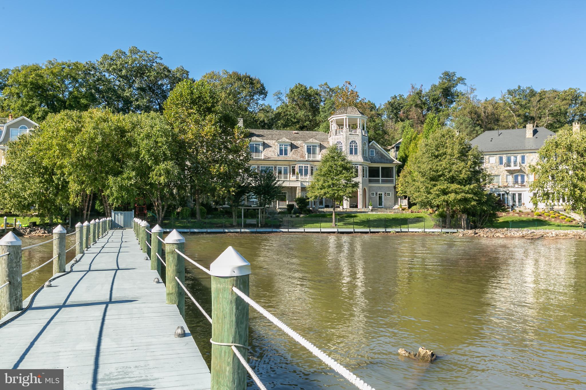7615 Southdown Road Alexandria, VA 22308 - Photo 5 of 80 300 foot dock with 3 large lifts, 2 PWC lifts