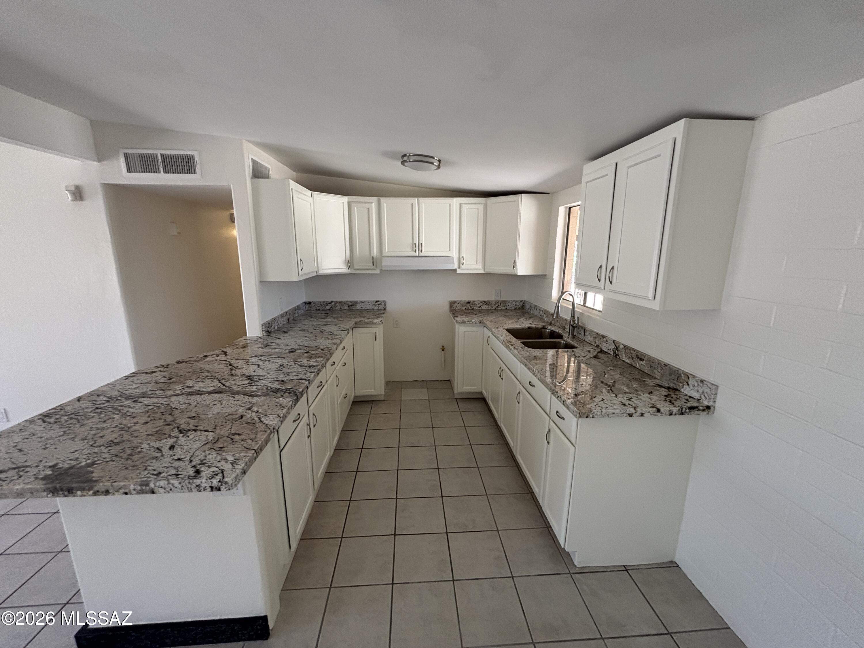 1417 West Mohave Road Tucson, AZ 85705 - Photo 7 of 17 Kitchen, view 1