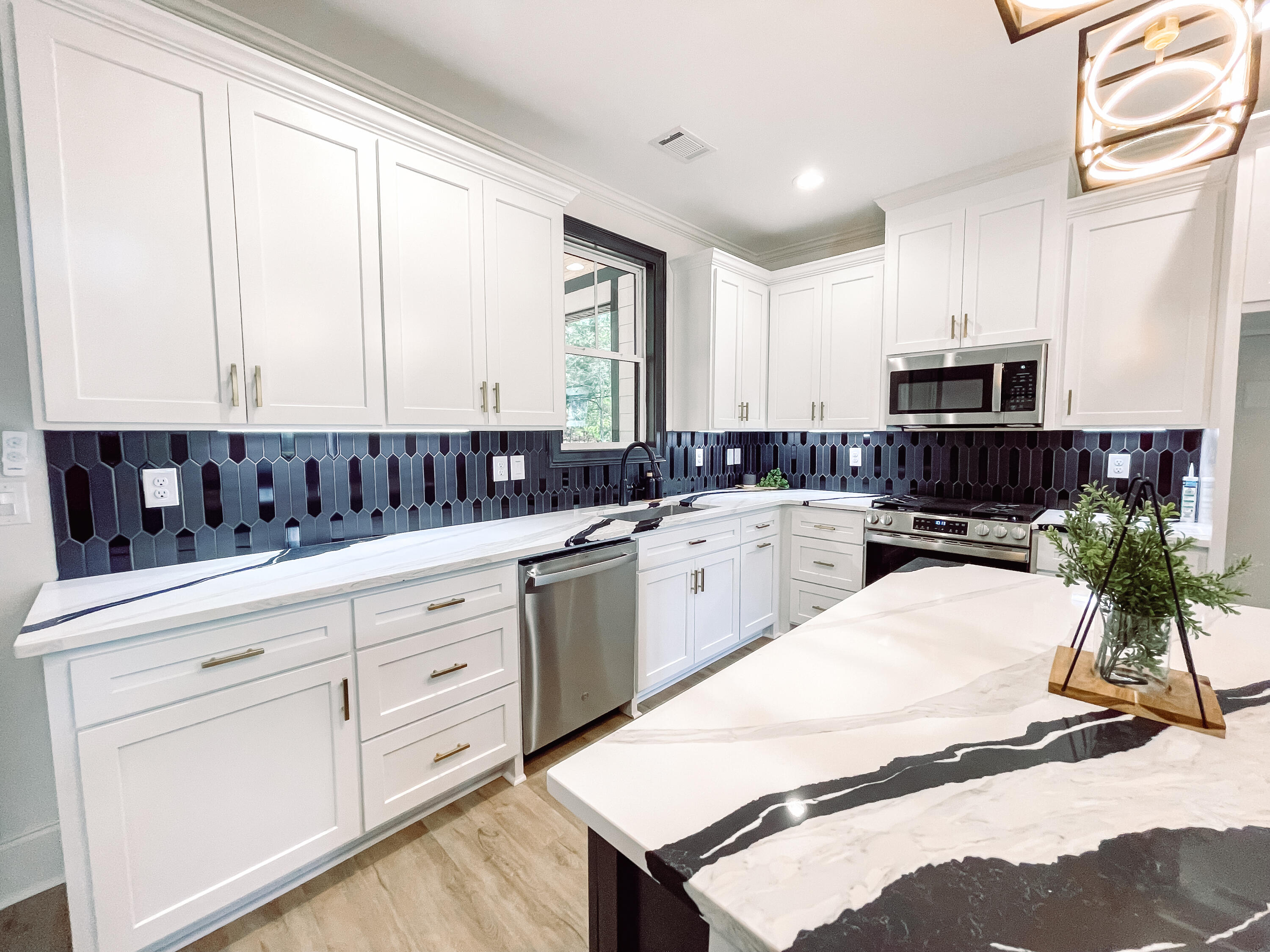305 Wellington Court McCormick, SC 29835 - Photo 5 of 23 IMG_4710
