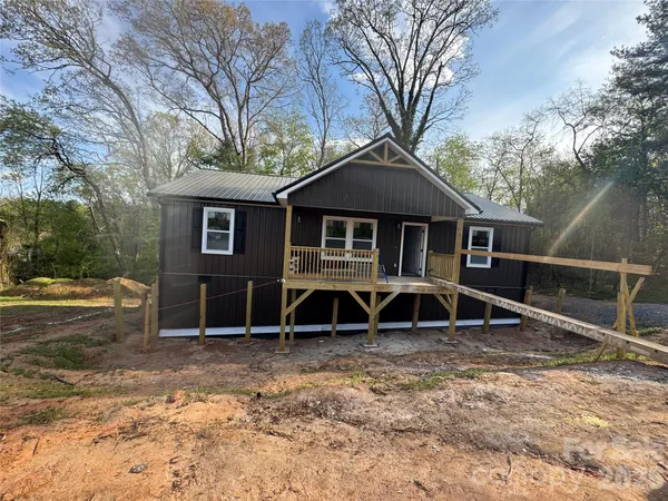 $289,000 | 184 Hayes Avenue, Hudson, NC 28638