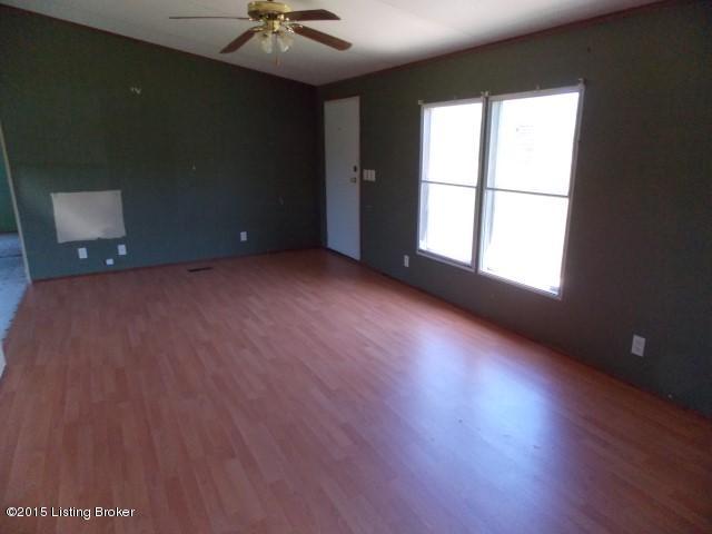 425 Sego Road Mount Eden, KY 40046 - Photo 2 of 10 Living Room