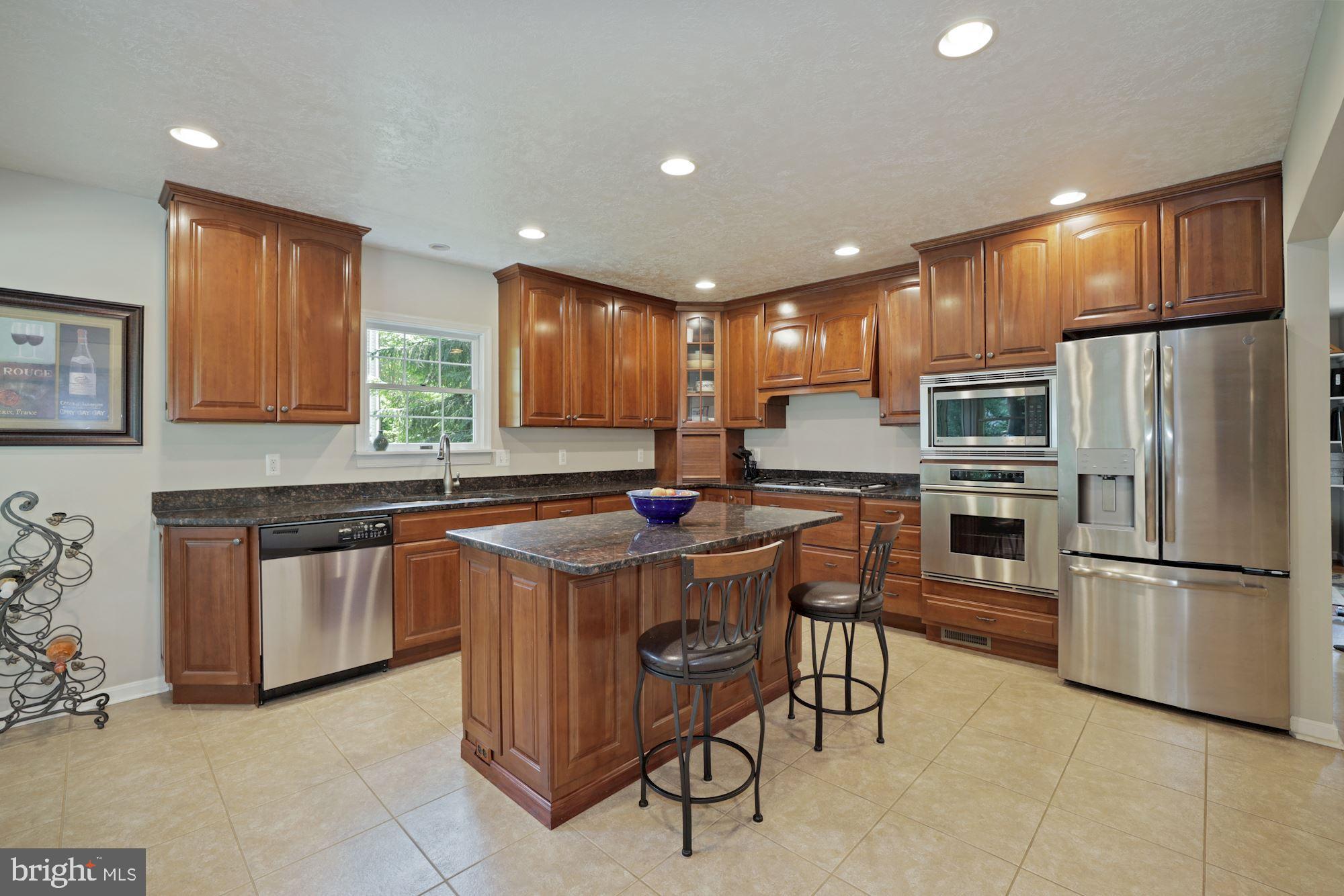 2649 Five Oaks Road Vienna, VA 22181 - Photo 11 of 46 Eat-In Kitchen