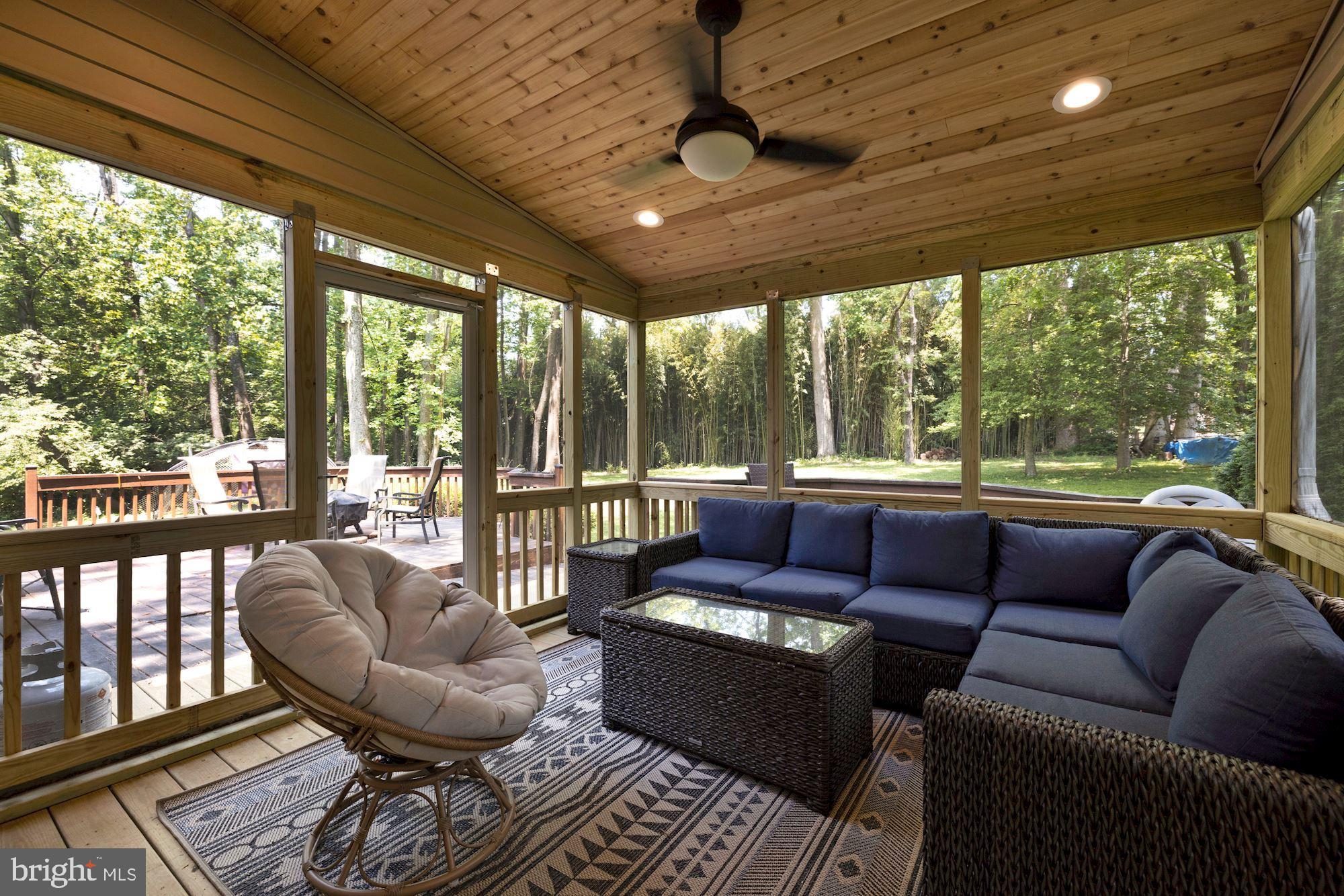 2649 Five Oaks Road Vienna, VA 22181 - Photo 18 of 46 Screened in Porch