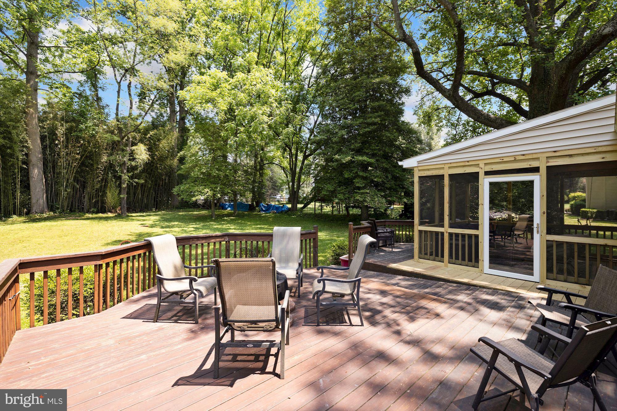 2649 Five Oaks Road Vienna, VA 22181 - Photo 20 of 46 Deck