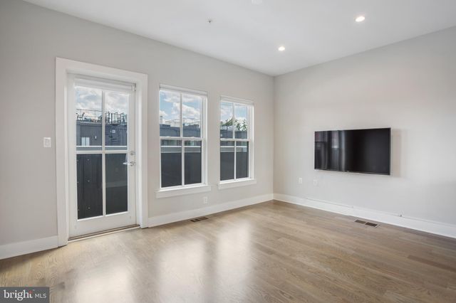 $1,050,000 | 314 3rd Street, Alexandria, VA 22314