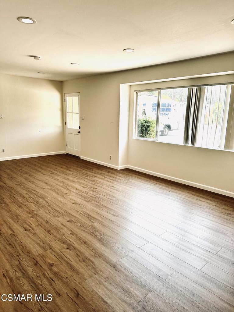 4191 Eve Road Simi Valley, CA 93063 - Photo 8 of 36 Gallery Image 8