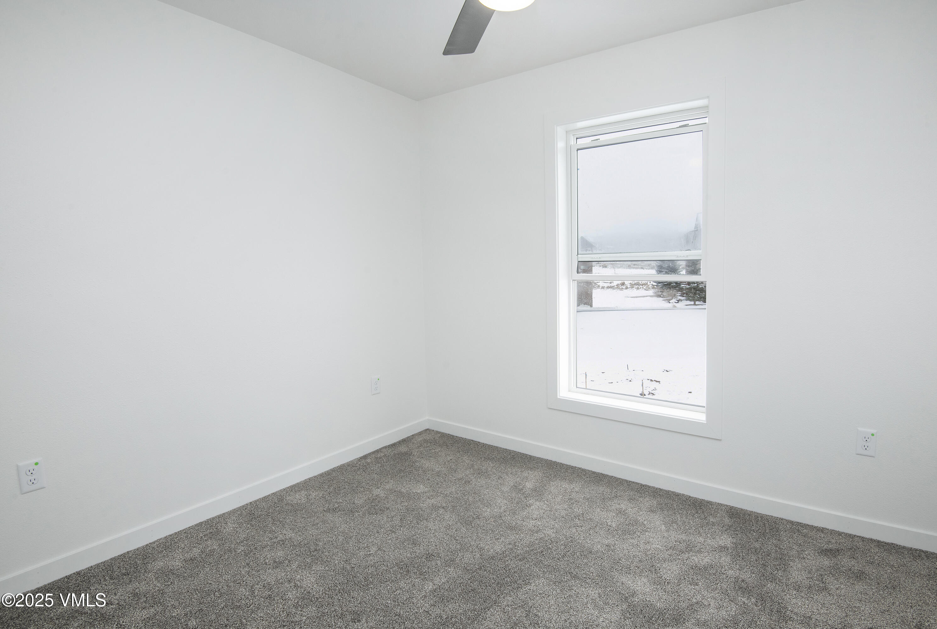 90 Comanche Way Gypsum, CO 81637 - Photo 37 of 46 an empty room with a window
