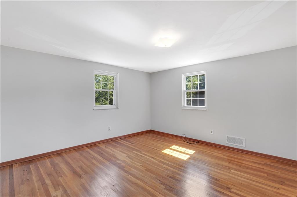 142 Kingsdale Road Churchill, PA 15221 - Photo 13 of 22 Gallery Image 13