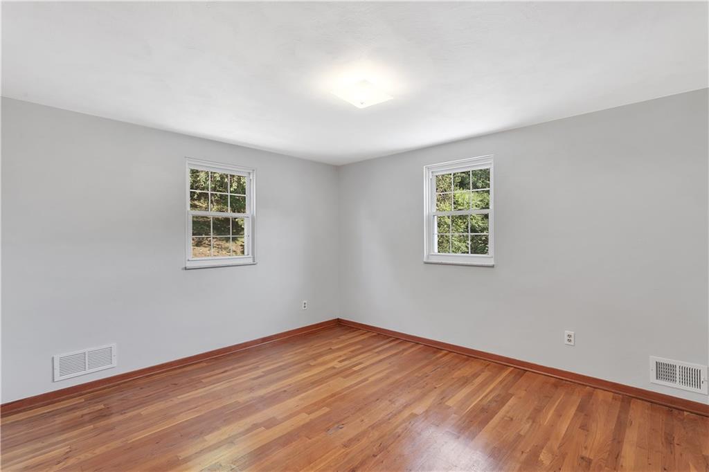 142 Kingsdale Road Churchill, PA 15221 - Photo 15 of 22 Gallery Image 15