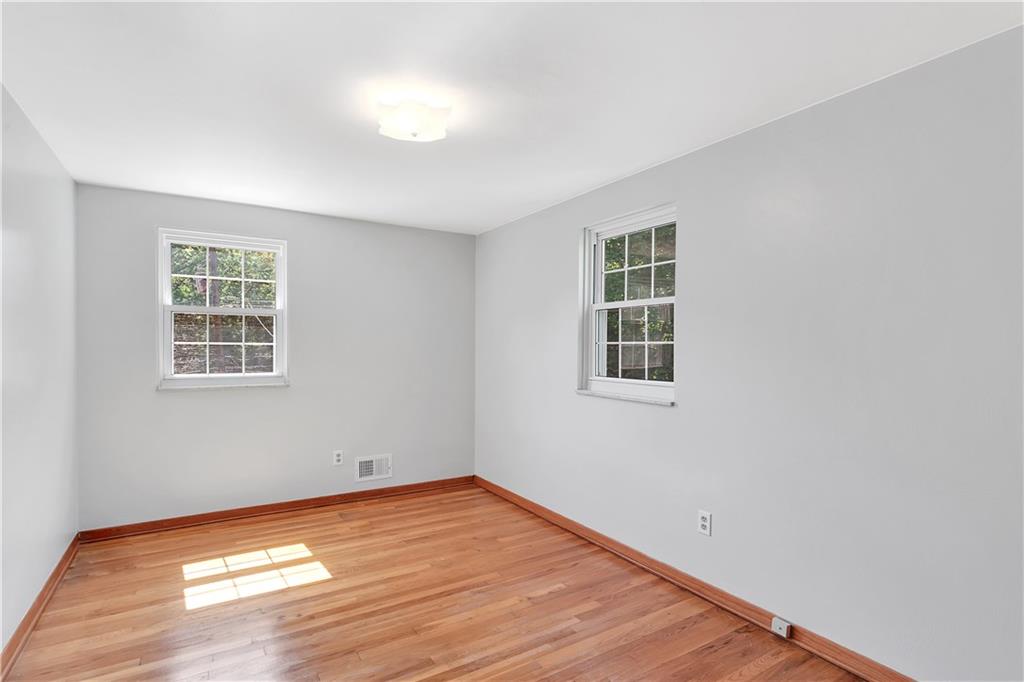 142 Kingsdale Road Churchill, PA 15221 - Photo 16 of 22 Gallery Image 16