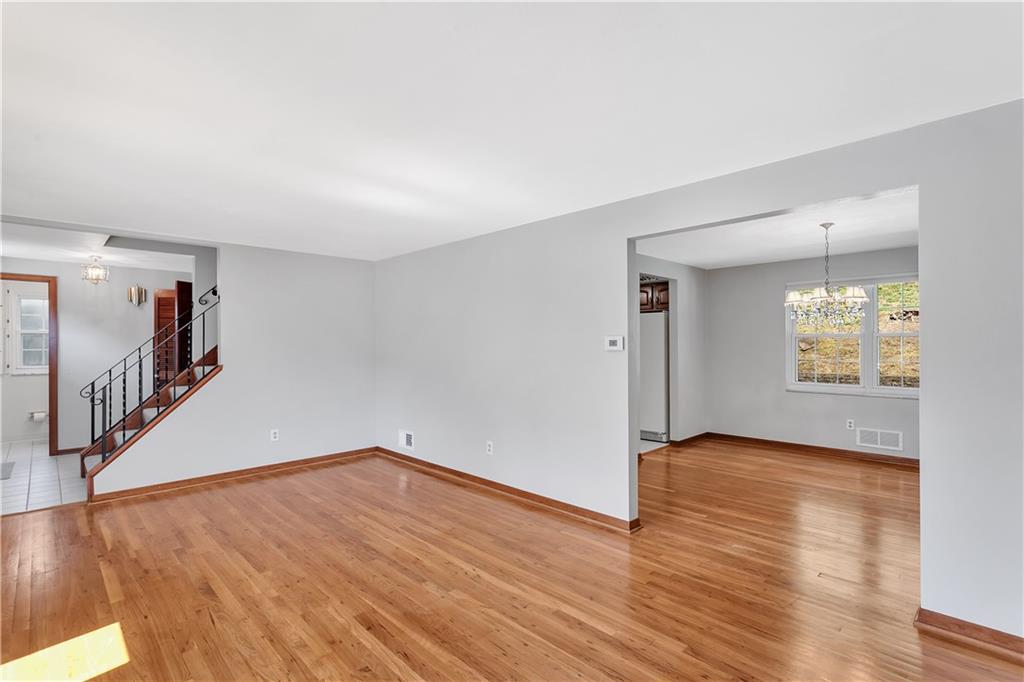 142 Kingsdale Road Churchill, PA 15221 - Photo 6 of 22 Gallery Image 6