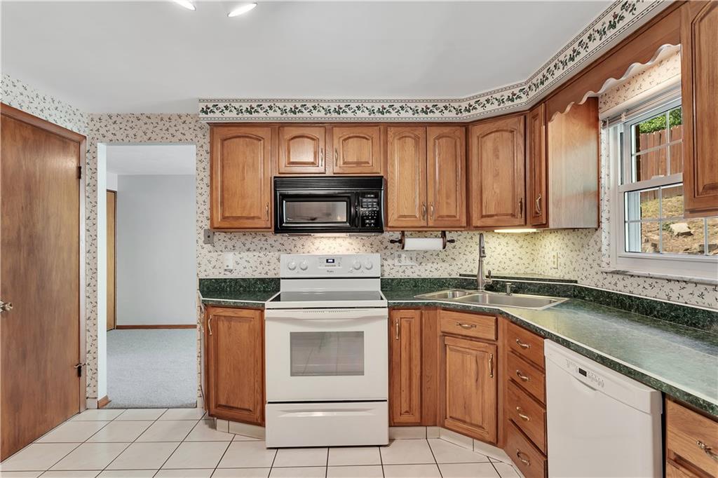 142 Kingsdale Road Churchill, PA 15221 - Photo 8 of 22 Gallery Image 8