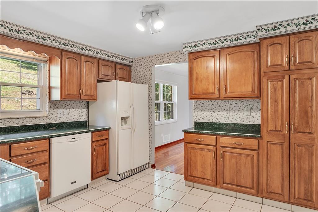 142 Kingsdale Road Churchill, PA 15221 - Photo 9 of 22 Gallery Image 9
