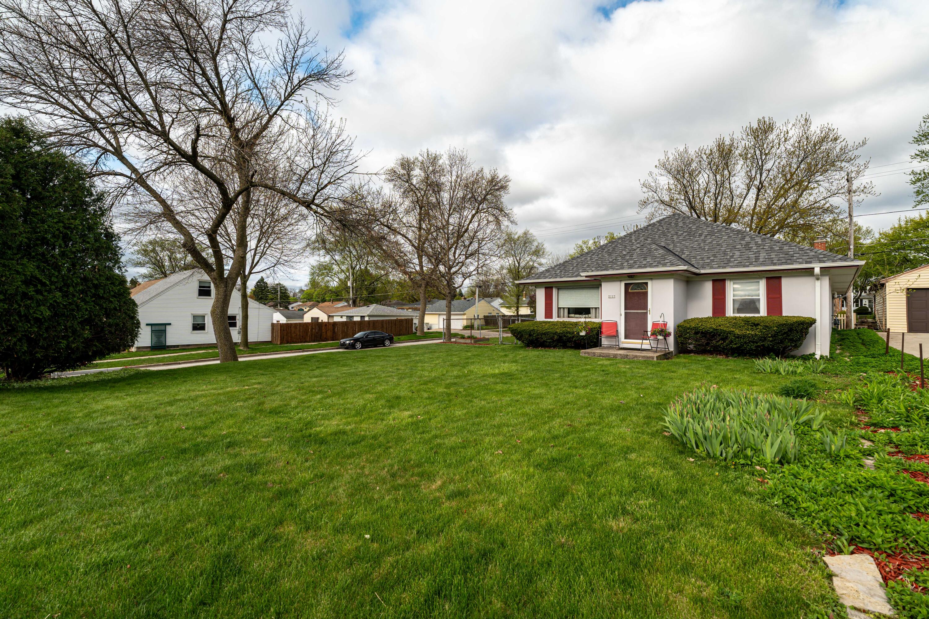 2777 South 68th Street Milwaukee, WI 53219 - Photo 16 of 16 Front Yard