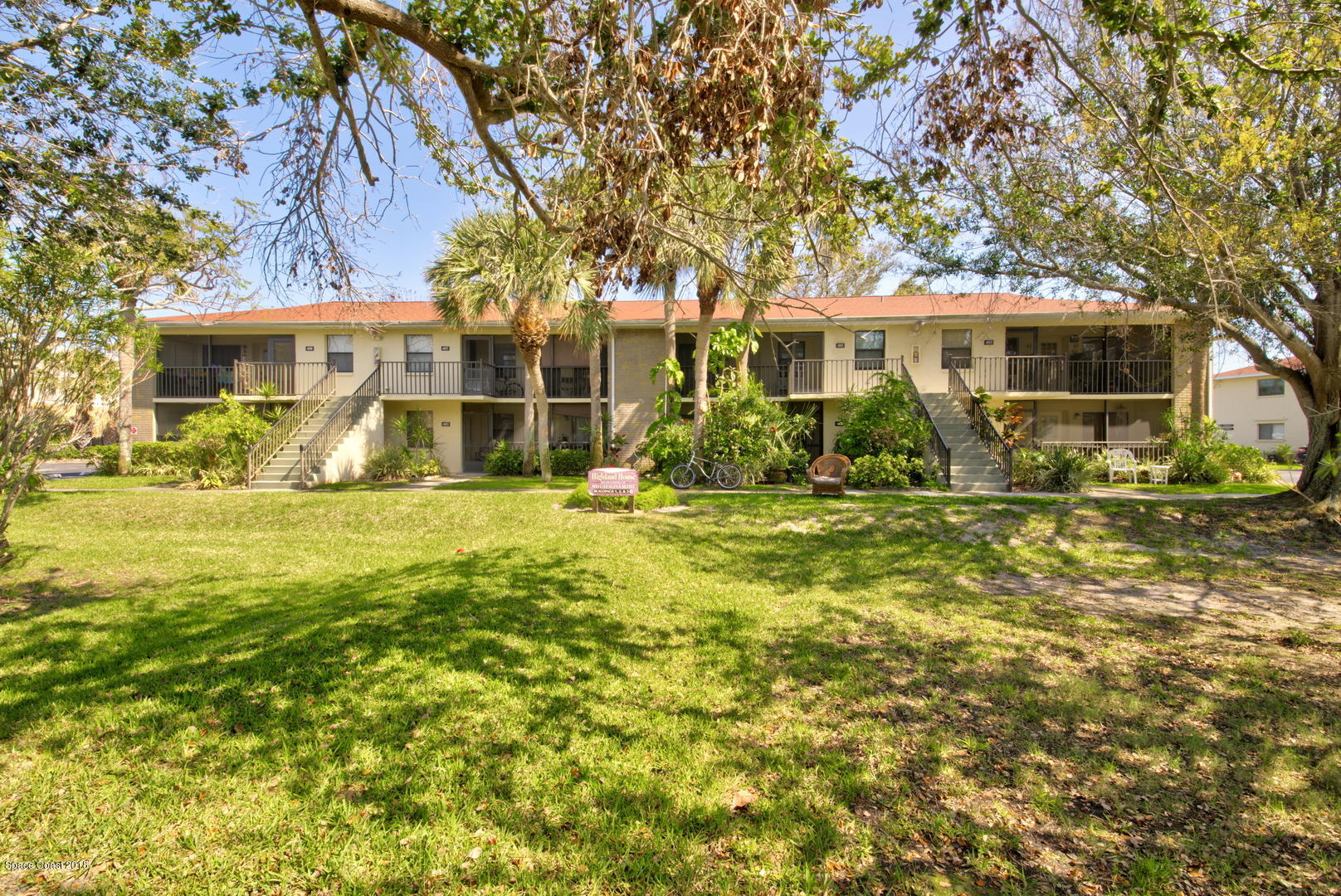 500 Catalina Road, Unit 405 Cocoa Beach, FL 32931 - Photo 6 of 22 Highland House Condominiums
