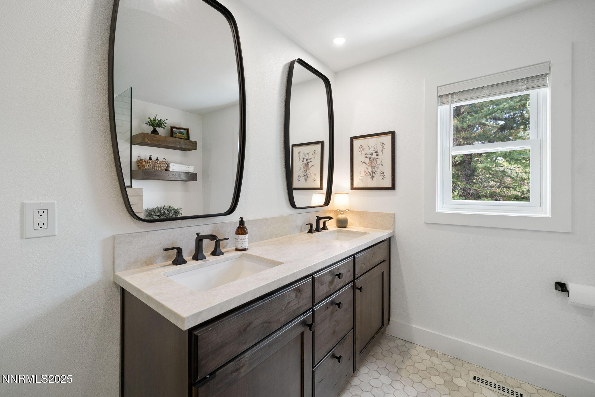 13205 Welcome Way Reno, NV 89511 - Photo 28 of 79 a bathroom with 2 sink and a mirror