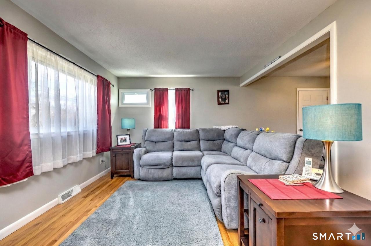 41 Boothbay Street Milford, CT 06460 - Photo 11 of 35