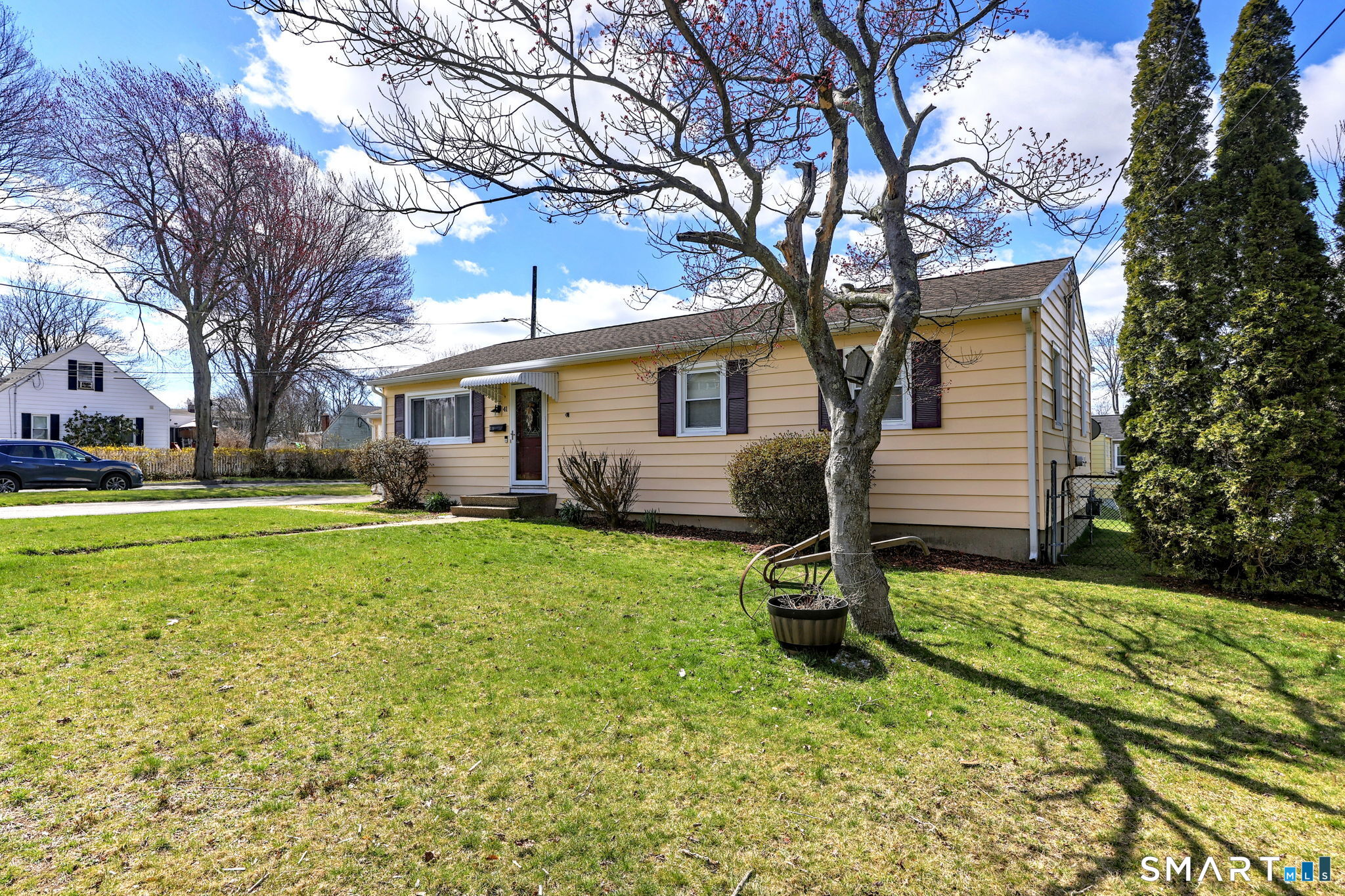 41 Boothbay Street Milford, CT 06460 - Photo 4 of 35