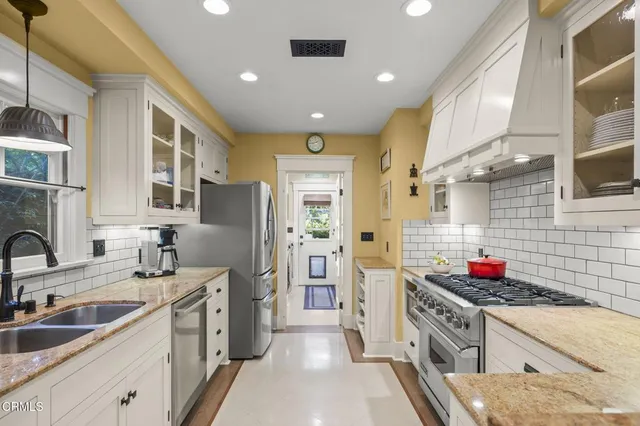 $1,375,000 | 5728 Mammoth Avenue, Valley Glen, CA 91401