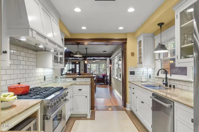 $1,375,000 | 5728 Mammoth Avenue, Valley Glen, CA 91401