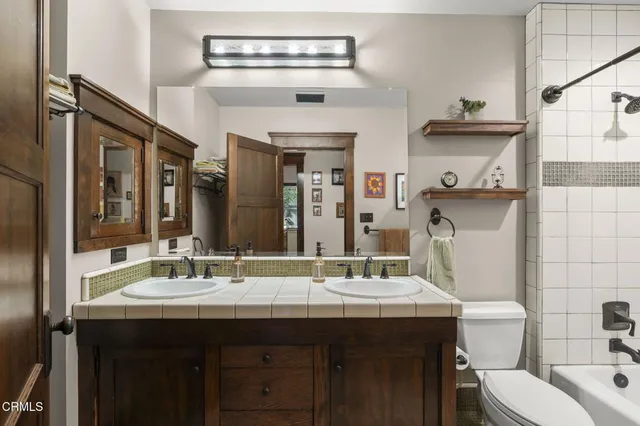 $1,375,000 | 5728 Mammoth Avenue, Valley Glen, CA 91401