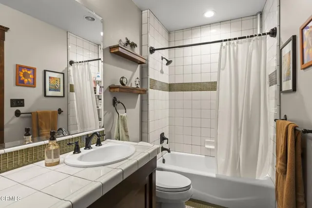 $1,375,000 | 5728 Mammoth Avenue, Valley Glen, CA 91401