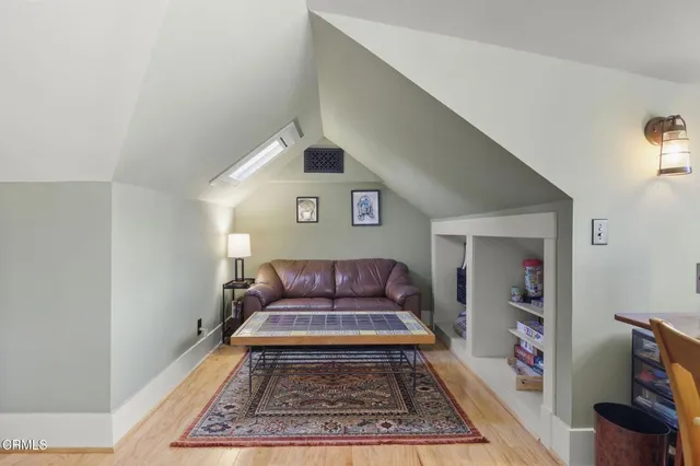 $1,375,000 | 5728 Mammoth Avenue, Valley Glen, CA 91401