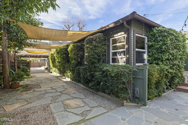 $1,375,000 | 5728 Mammoth Avenue, Valley Glen, CA 91401