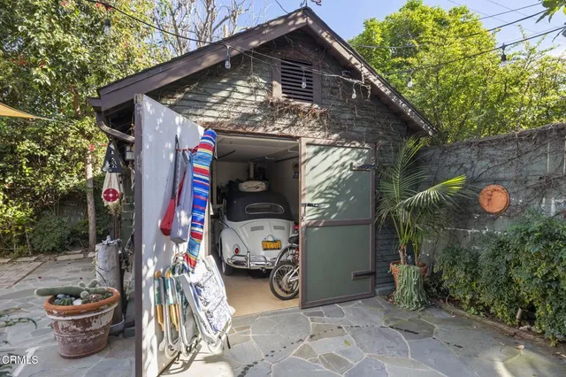 $1,375,000 | 5728 Mammoth Avenue, Valley Glen, CA 91401