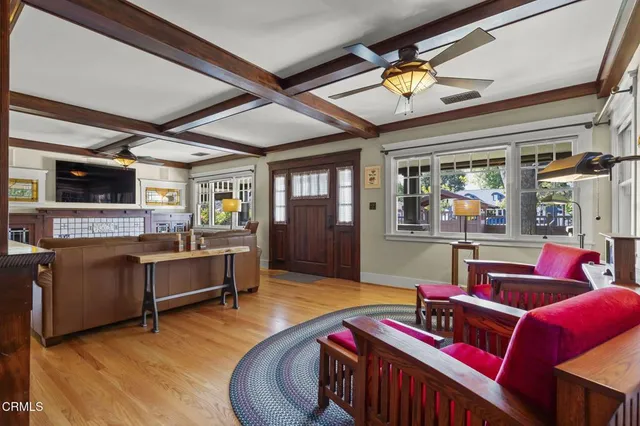 $1,375,000 | 5728 Mammoth Avenue, Valley Glen, CA 91401