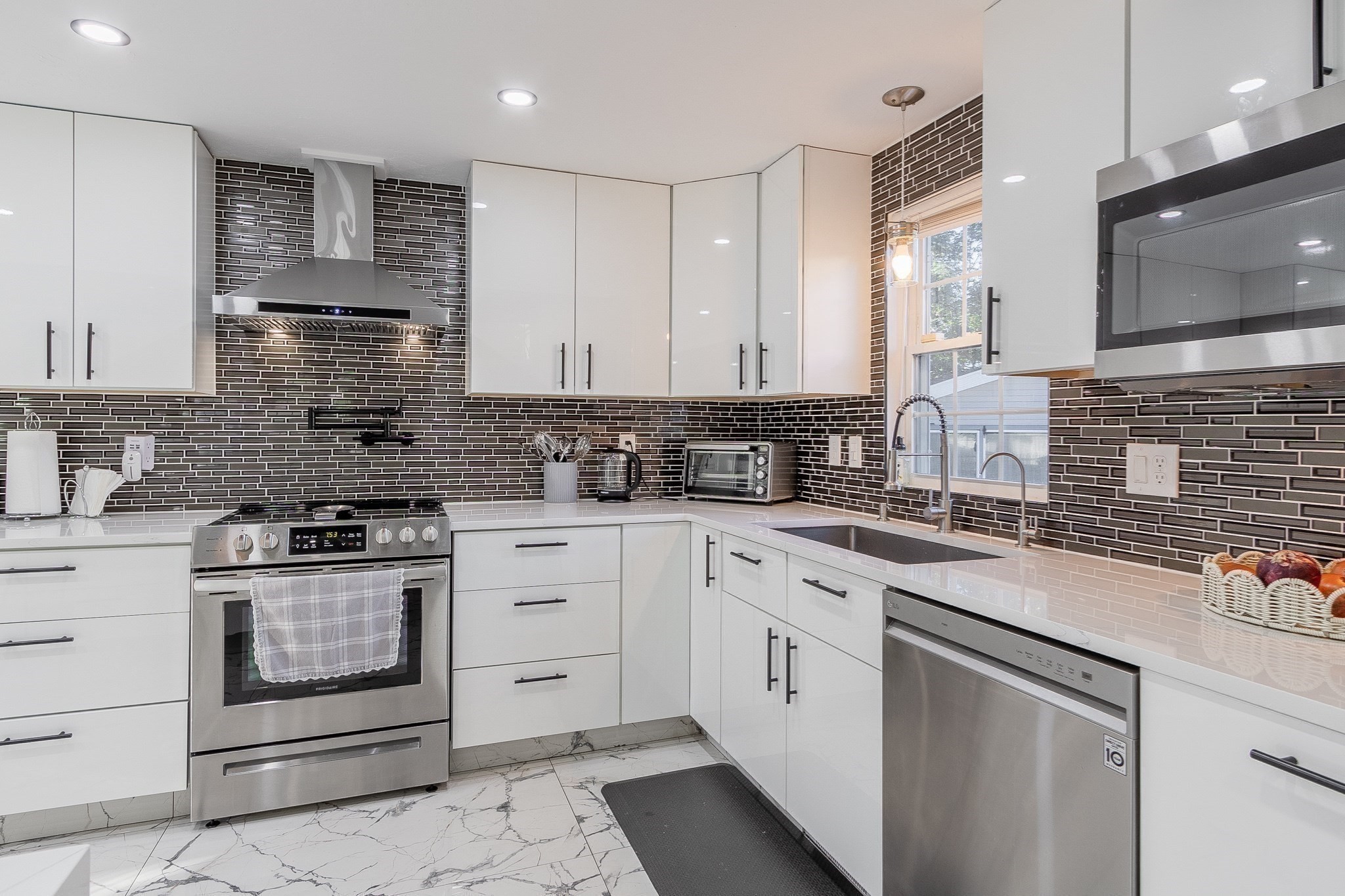 107 Bishop Road Fitchburg, MA 01420 - Photo 9 of 42 Gallery Image 9