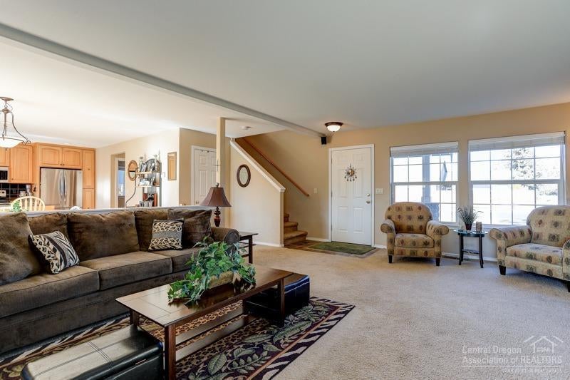 20555 Rolen Avenue Bend, OR 97702 - Photo 3 of 25 Additional Photo