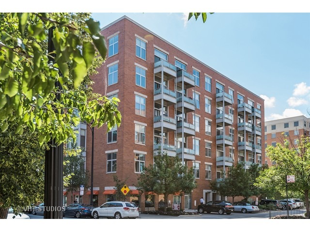 939 West Madison Street, Unit 604 Chicago, IL 60607 - Photo 1 of 10 a view of a building