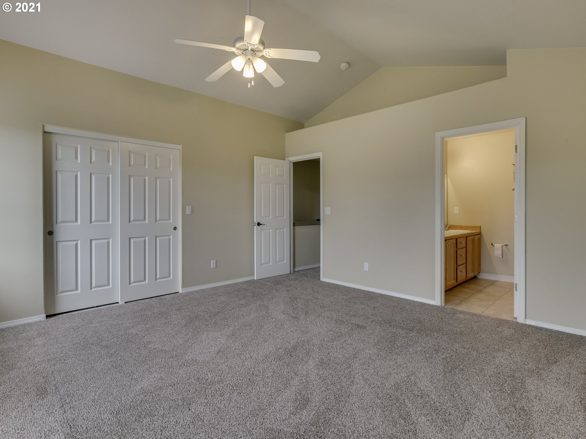 21130 Northeast Osburn Loop Fairview, OR 97024 - Photo 14 of 24