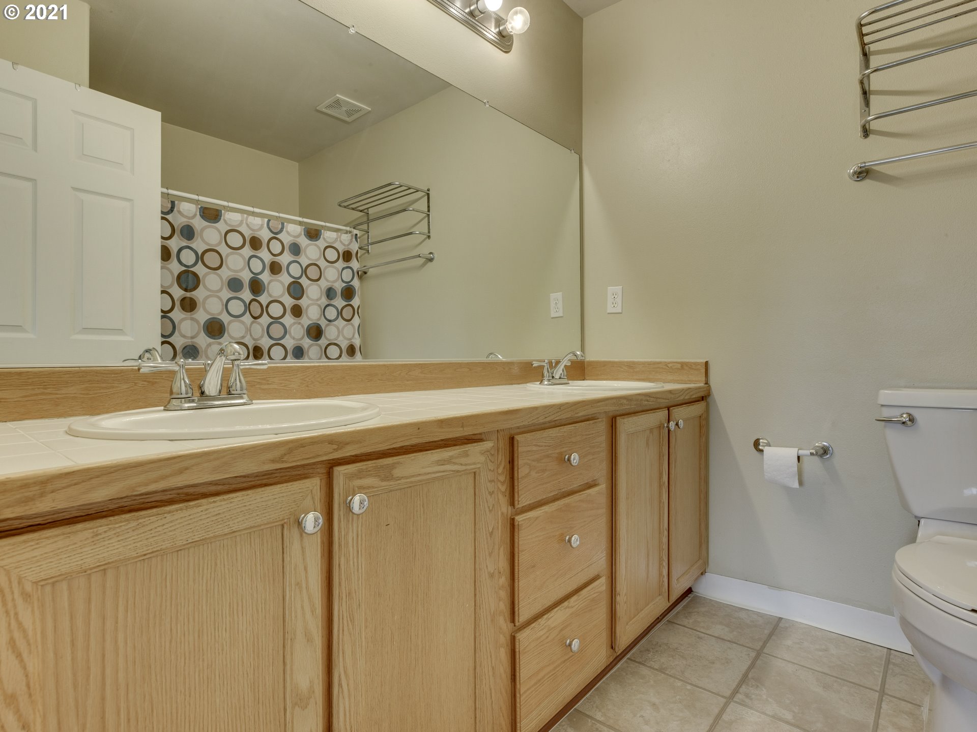 21130 Northeast Osburn Loop Fairview, OR 97024 - Photo 15 of 24