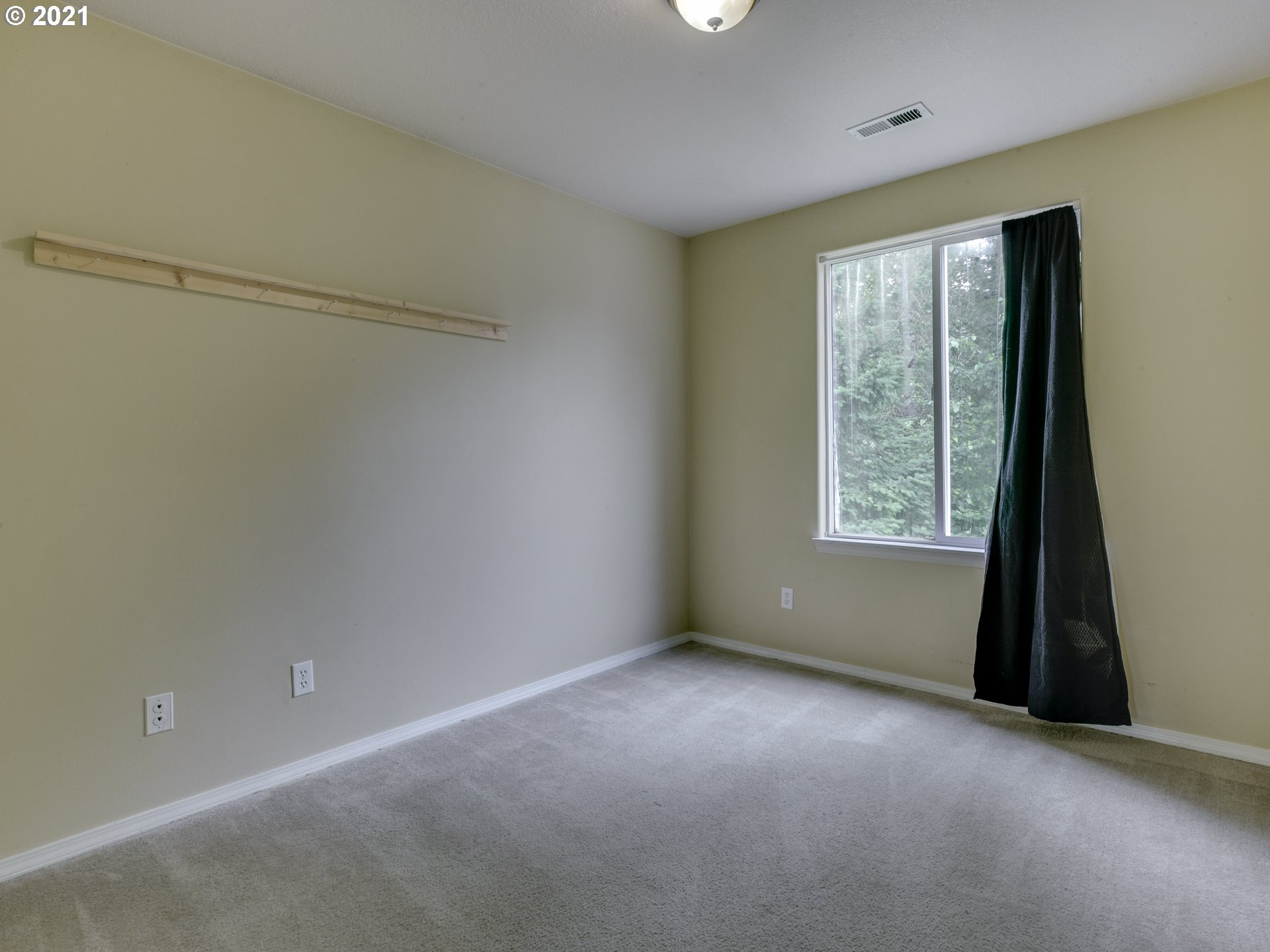 21130 Northeast Osburn Loop Fairview, OR 97024 - Photo 16 of 24