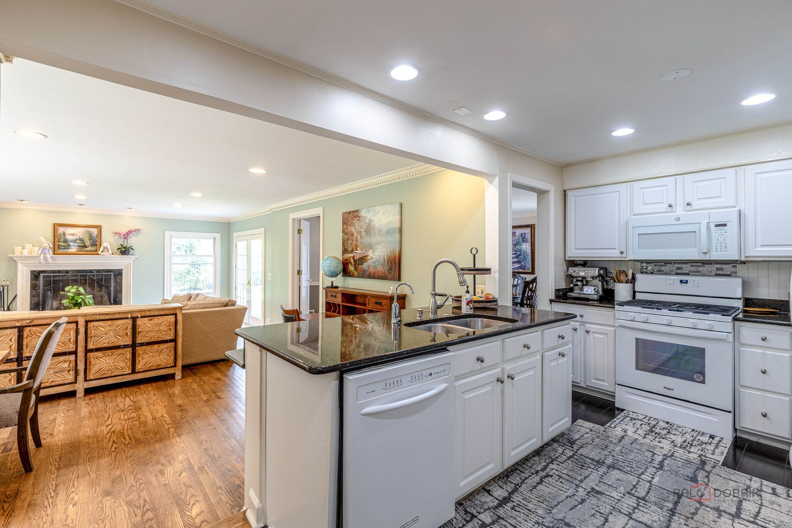 470 North Inverway Road Inverness, IL 60067 - Photo 10 of 26 a kitchen with a sink stove and cabinets