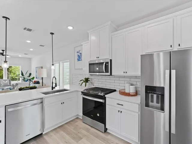 $2,200 | 1448 Dewalt Street, Houston, TX 77088