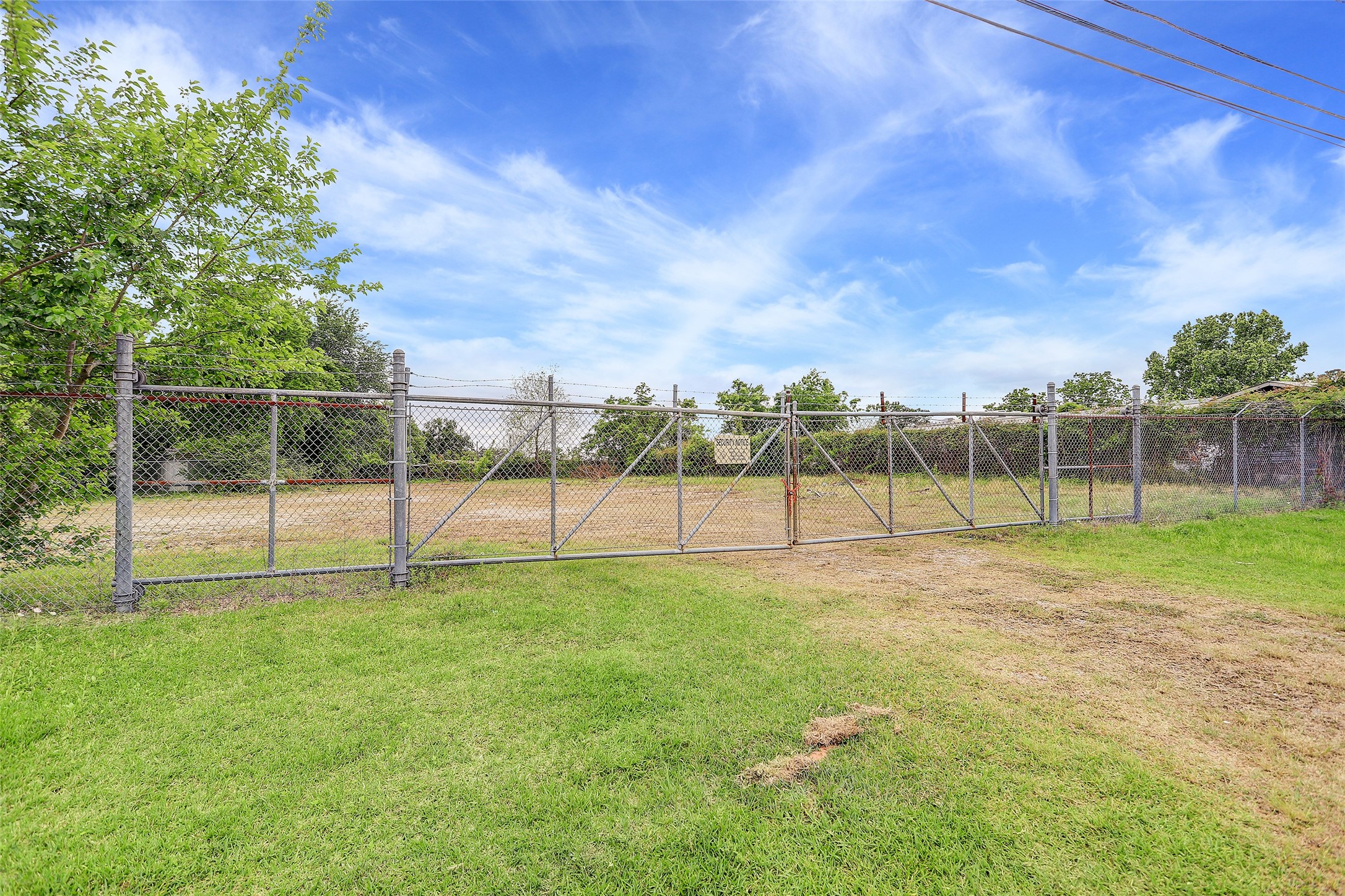 16534 Market Street Channelview, TX 77530 - Photo 2 of 7 a view of a park