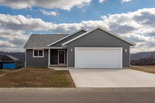 $451,900 | 205 Pheasant Run, Rollingstone, MN 55969