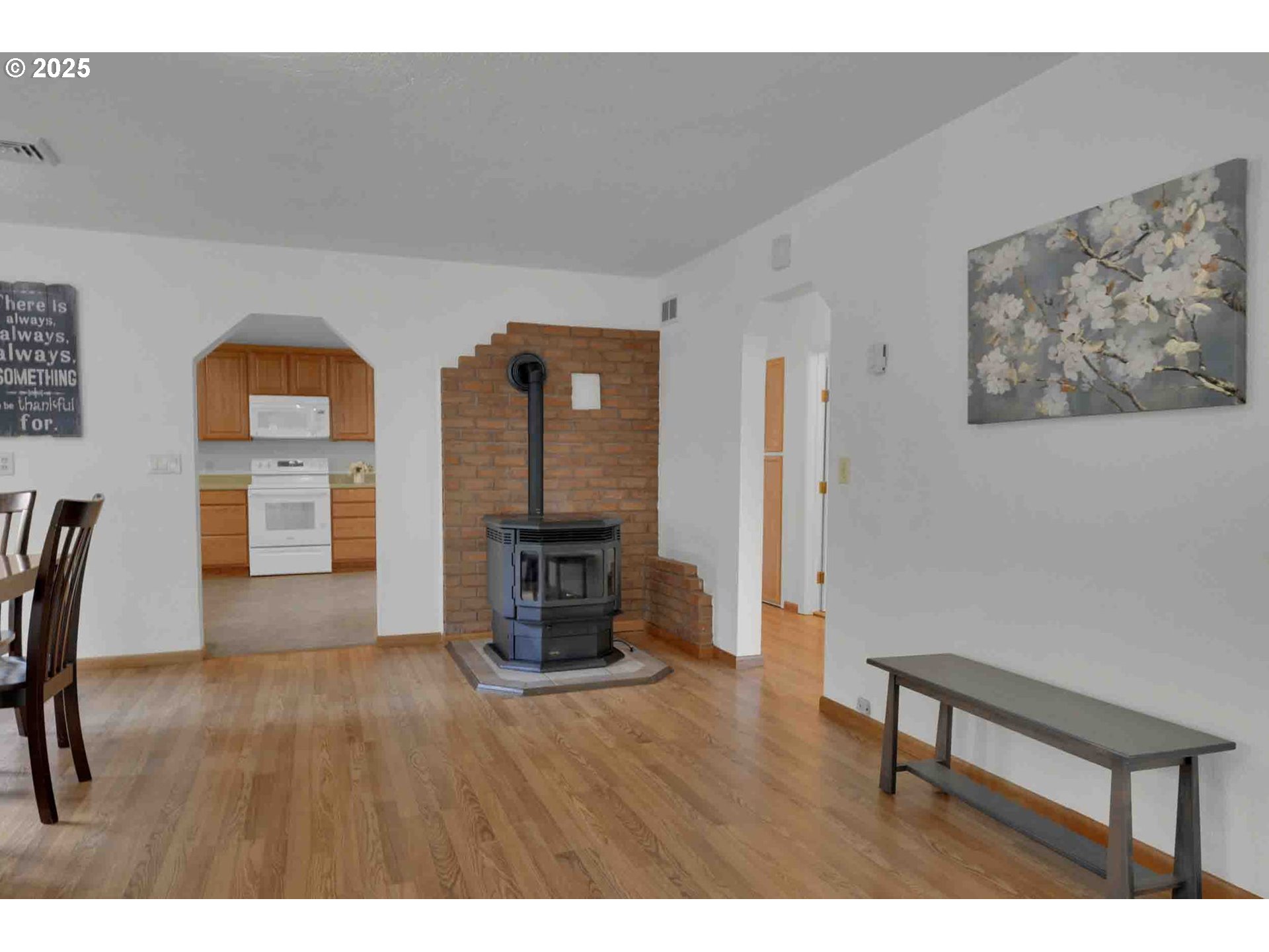 89452 Demming Road Elmira, OR 97437 - Photo 8 of 42 Gallery Image 8