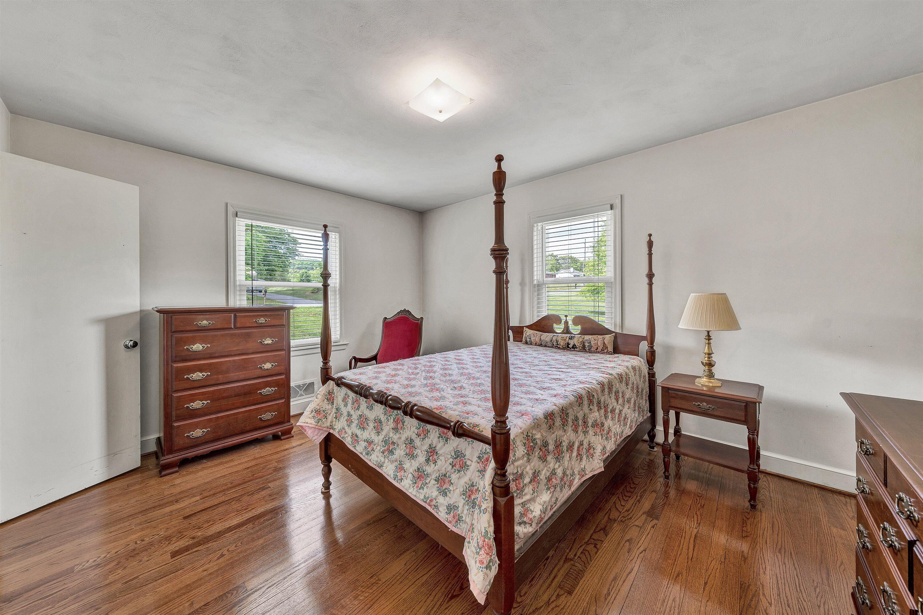 6915 Tinkerdale Road Roanoke, VA 24019 - Photo 8 of 18 11-DSC00427