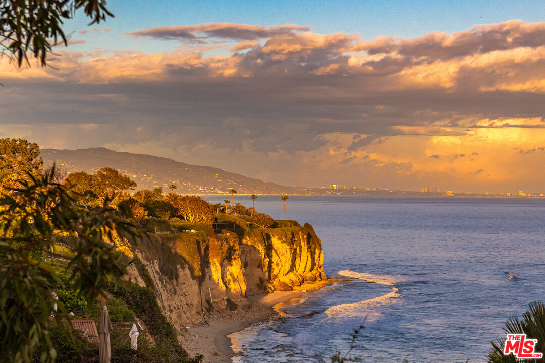 29122 Cliffside Drive Malibu, CA 90265 - Photo 28 of 39 a view of ocean