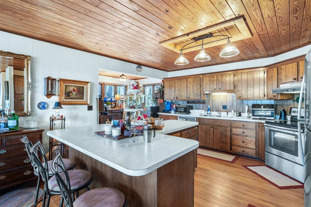 Undisclosed Address Blairsville, GA 30512 - Photo 21 of 52 Island bar