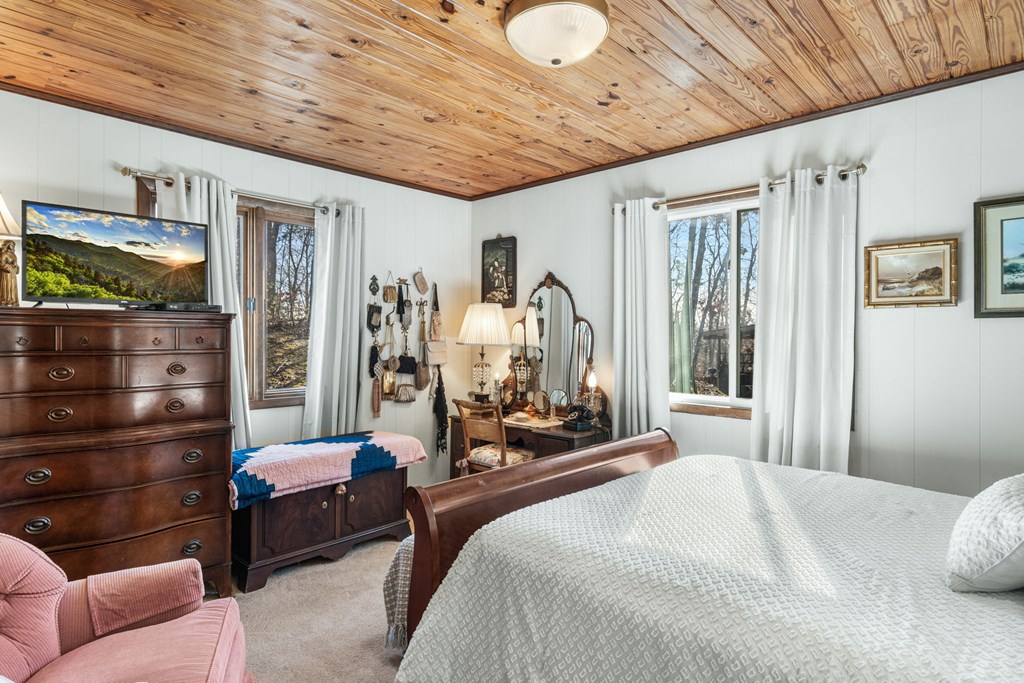 Undisclosed Address Blairsville, GA 30512 - Photo 29 of 52 Primary bedroom