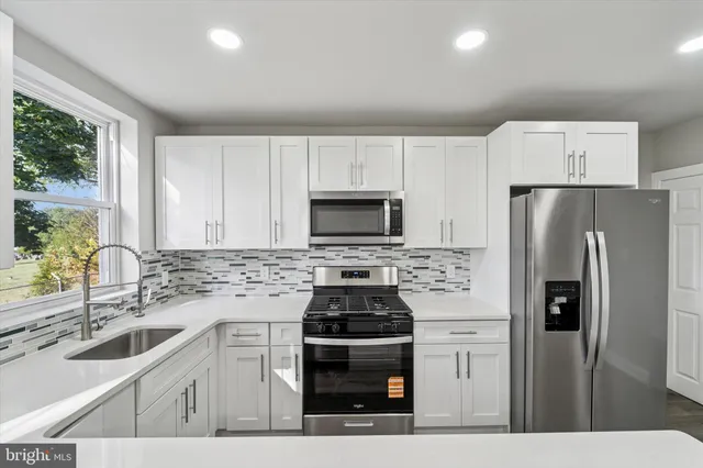 $239,000 | 6858 Clover Lane, Upper Darby, PA 19082