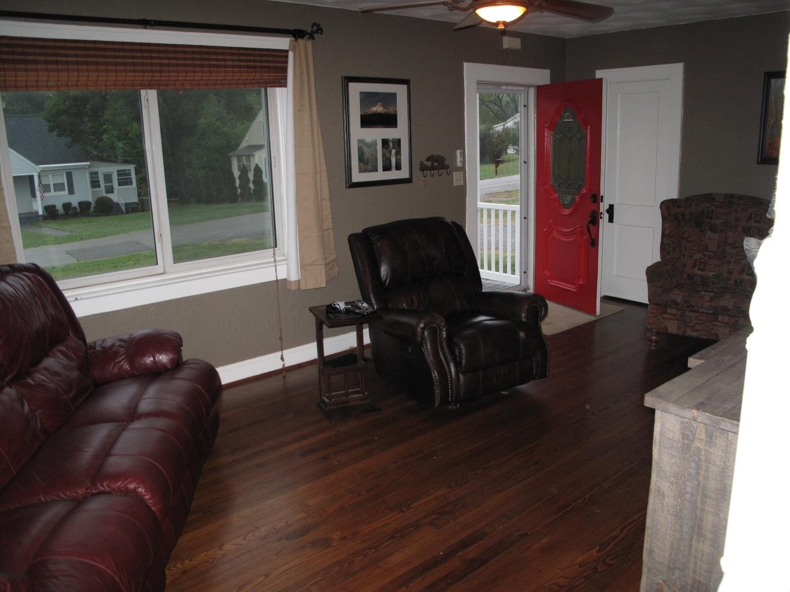 229 Bonavista Road Salem, VA 24153 - Photo 3 of 26 IMG_2442