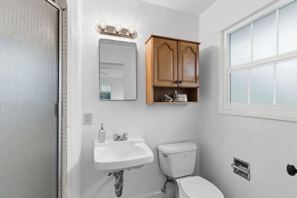 1511 Primera Street Lemon Grove, CA 91945 - Photo 23 of 31 Master Bath/Spa