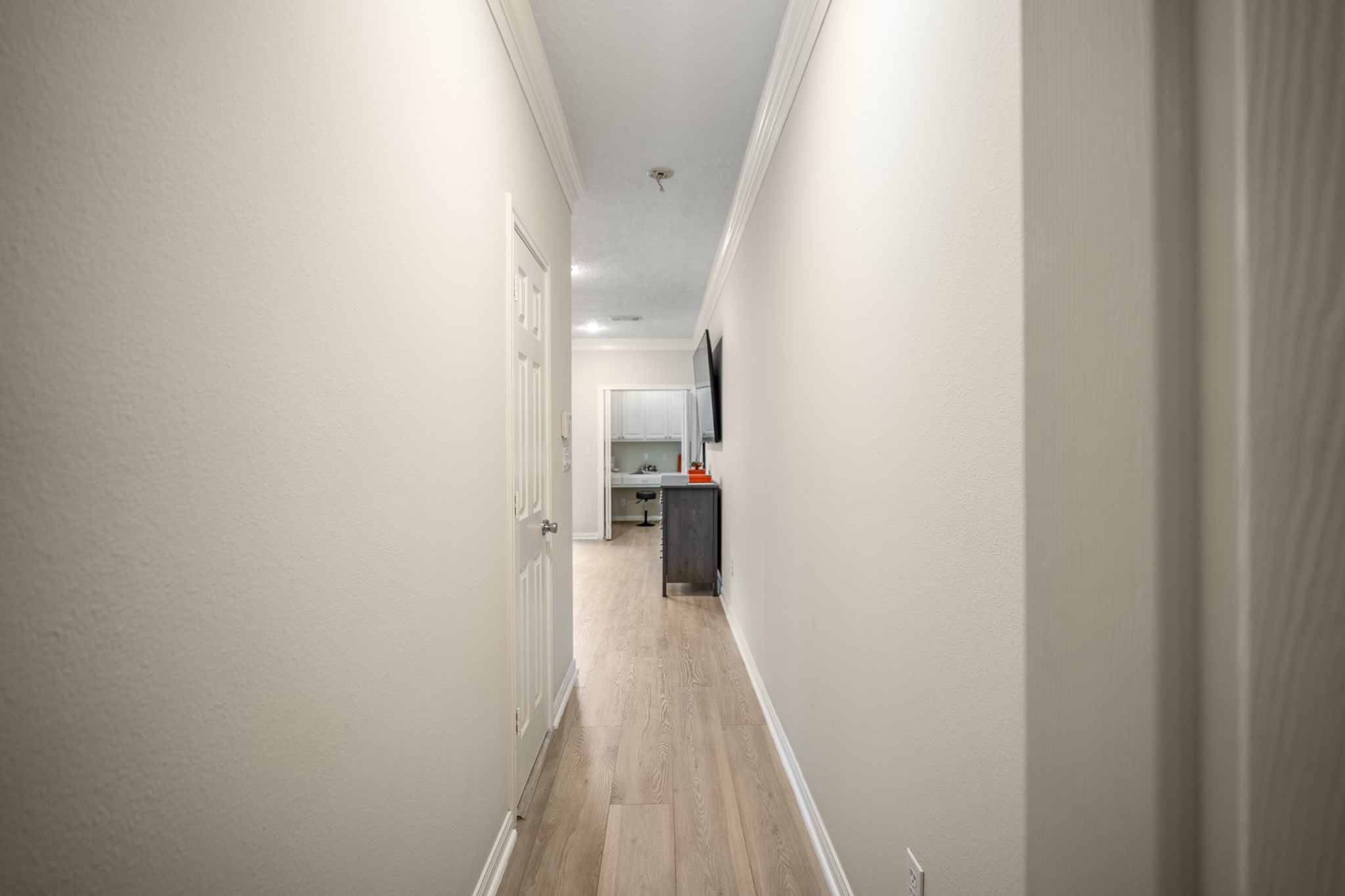 4236 Drake Street Houston, TX 77005 - Photo 15 of 43 Private hallway leading to the Primary Suite